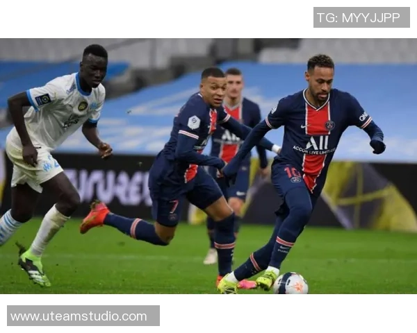 友谊赛精彩对决AC米兰与拜仁战成平局引发全场热议