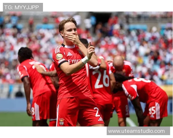 欧冠历史冷门AC米兰以4-0大胜拜仁引发全场震惊