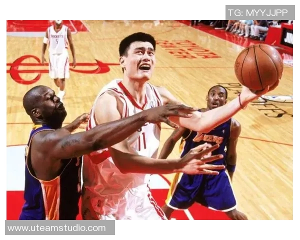 姚明亲临南京篮球盛会与球迷互动展现体育精神与热情 姚明亲临南京篮球盛会与球迷互动展现体育精神与热情