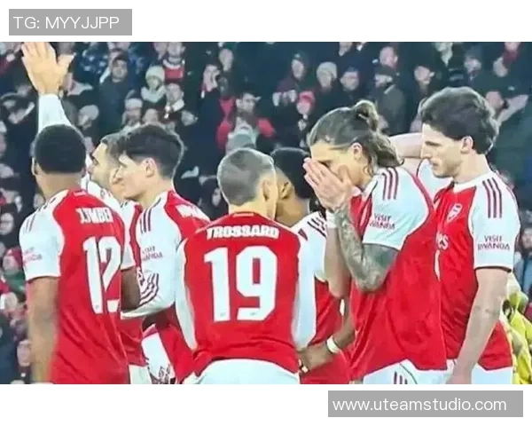 足总杯阿森纳与那不勒斯战平乌龙球引发全场争议与热议