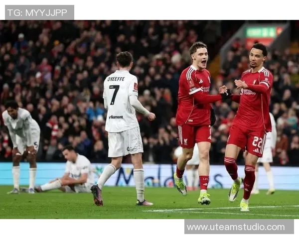 足总杯激战利物浦与皇马0比0平争议判罚引发全场热议