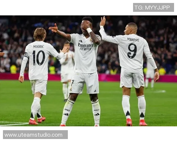 友谊赛精彩对决里昂与皇马战成平局引发全场热议 友谊赛精彩对决里昂与皇马战成平局引发全场热议