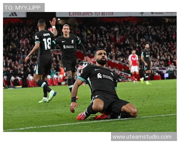 热刺逆袭巴萨2-1胜利背后的战术解析与精彩瞬间回顾 热刺逆袭巴萨2-1胜利背后的战术解析与精彩瞬间回顾