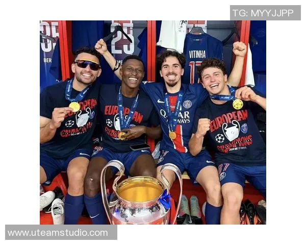 友谊赛精彩瞬间拜仁凭补时进球小胜巴黎圣日耳曼全场沸腾