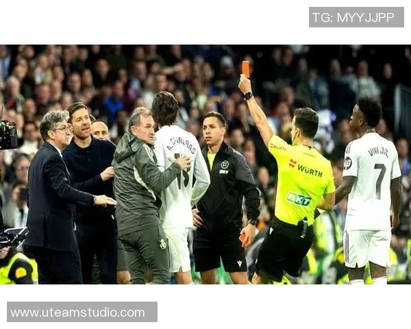 欧联杯惊心动魄皇马逆转切尔西补时绝杀引发争议判罚全场沸腾 欧联杯惊心动魄皇马逆转切尔西补时绝杀引发争议判罚全场沸腾